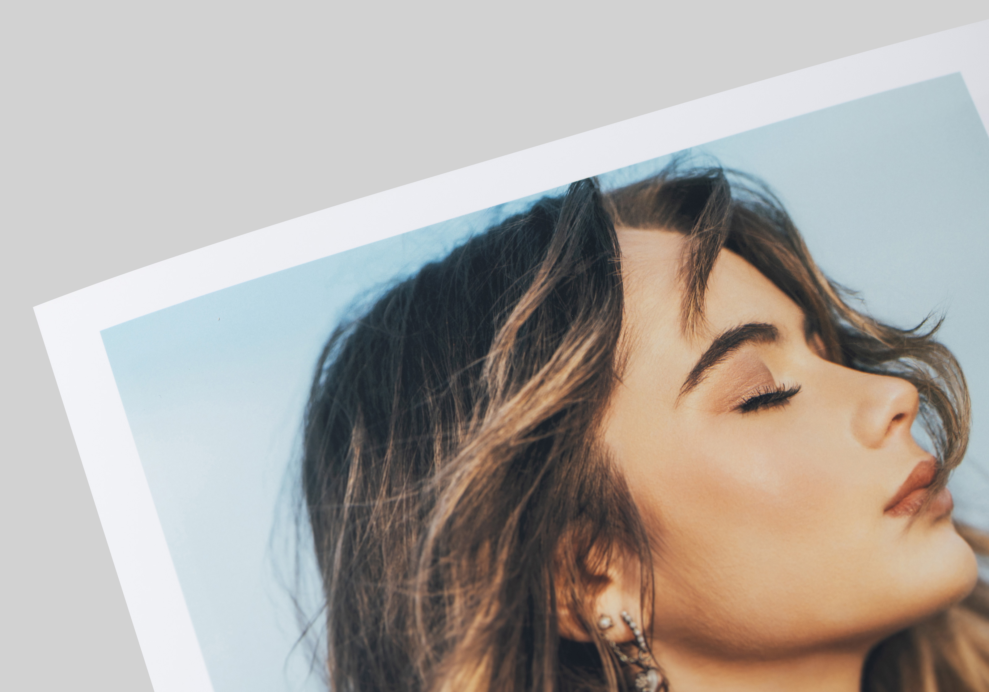 Close-up of a portrait printed on Photo Deep Matte paper, showcasing an ultra-smooth surface and more subtle contrasts.