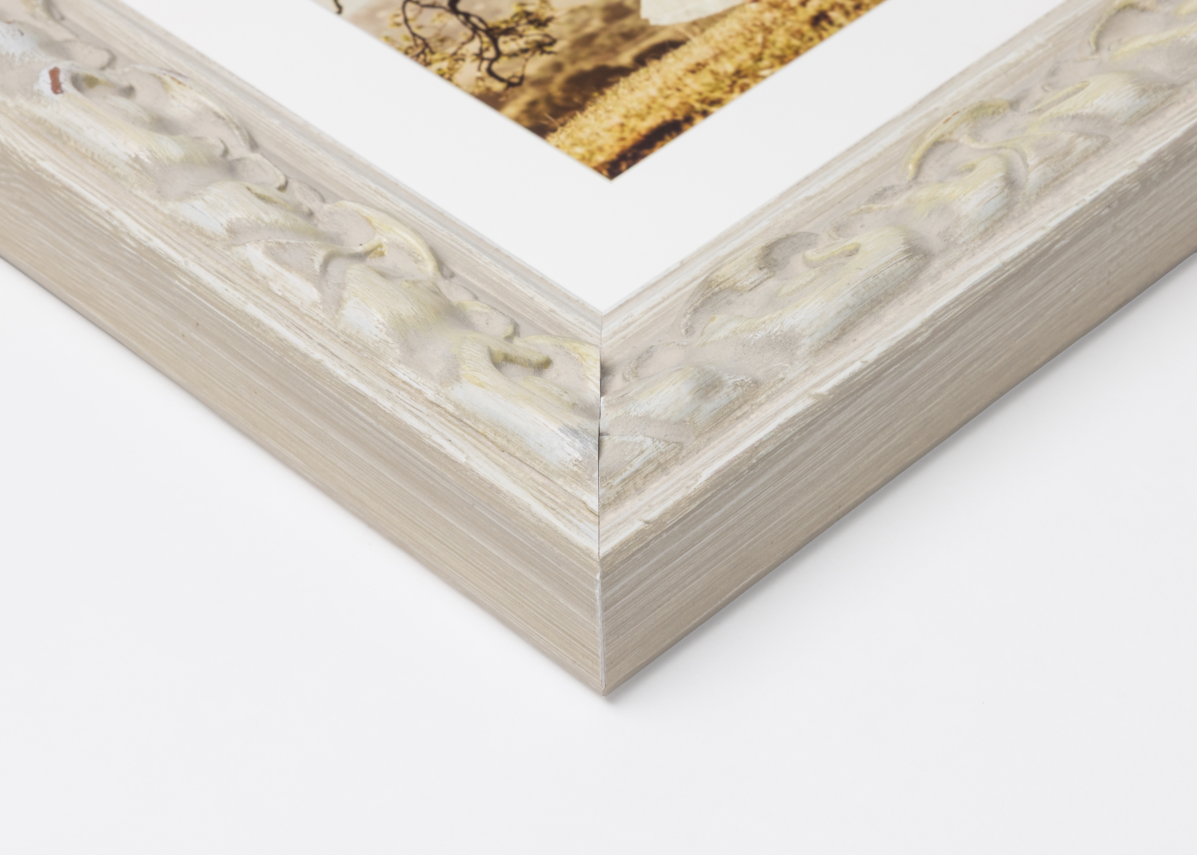 Corner detail of Cottage White Brimfield Frame moulding